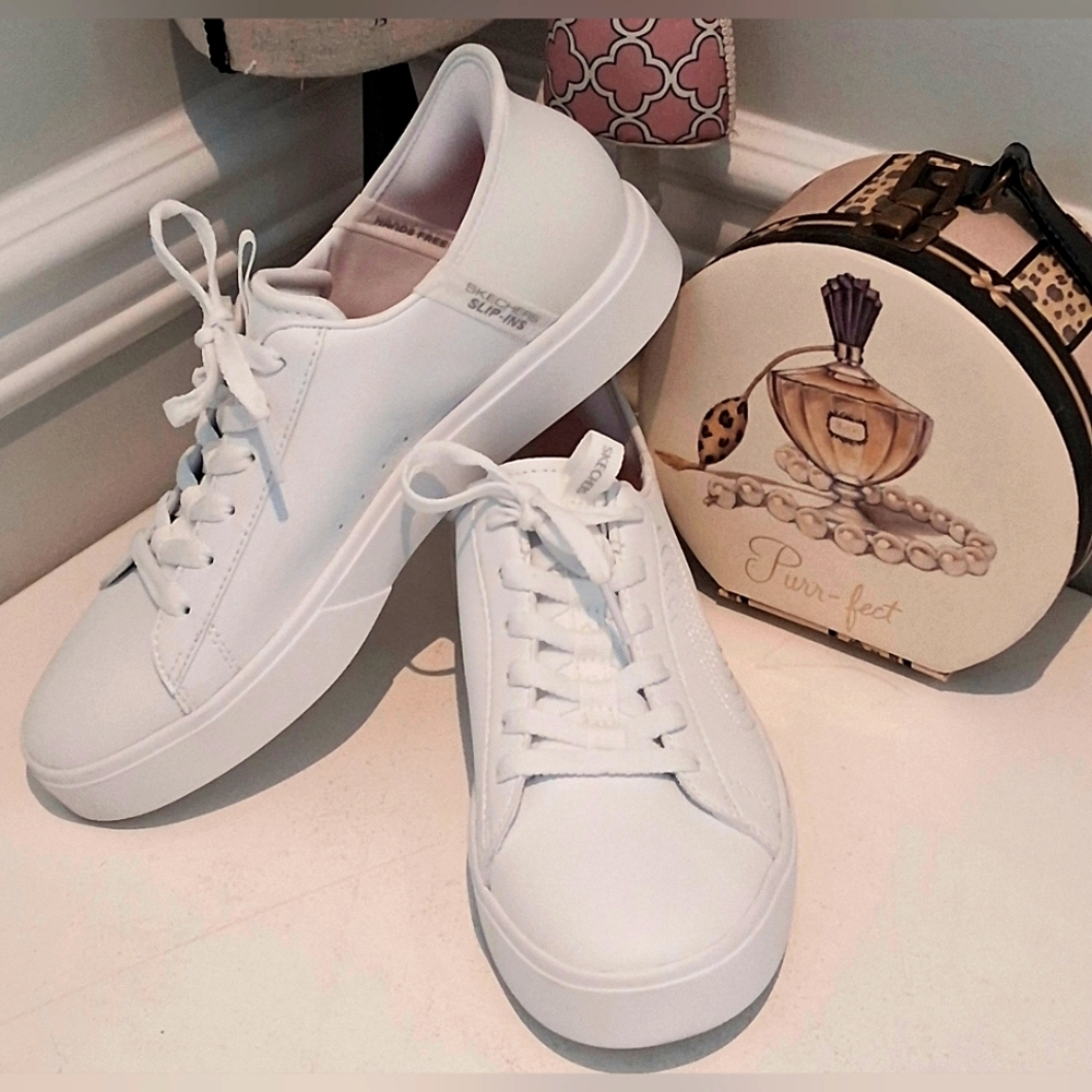 Skechers White Lace Up Slip Ins Women's Sneakers Sz 9M NWOB
